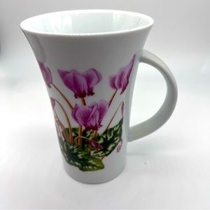 Classic coffee mug designed by Yedi